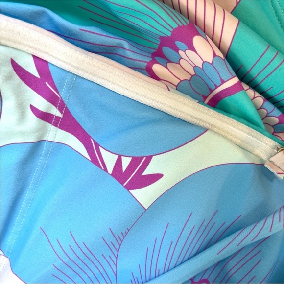 EUC J.Marie Size Medium Floral‎ Blue and White One Piece Swimsuit - Picture 10 of 13